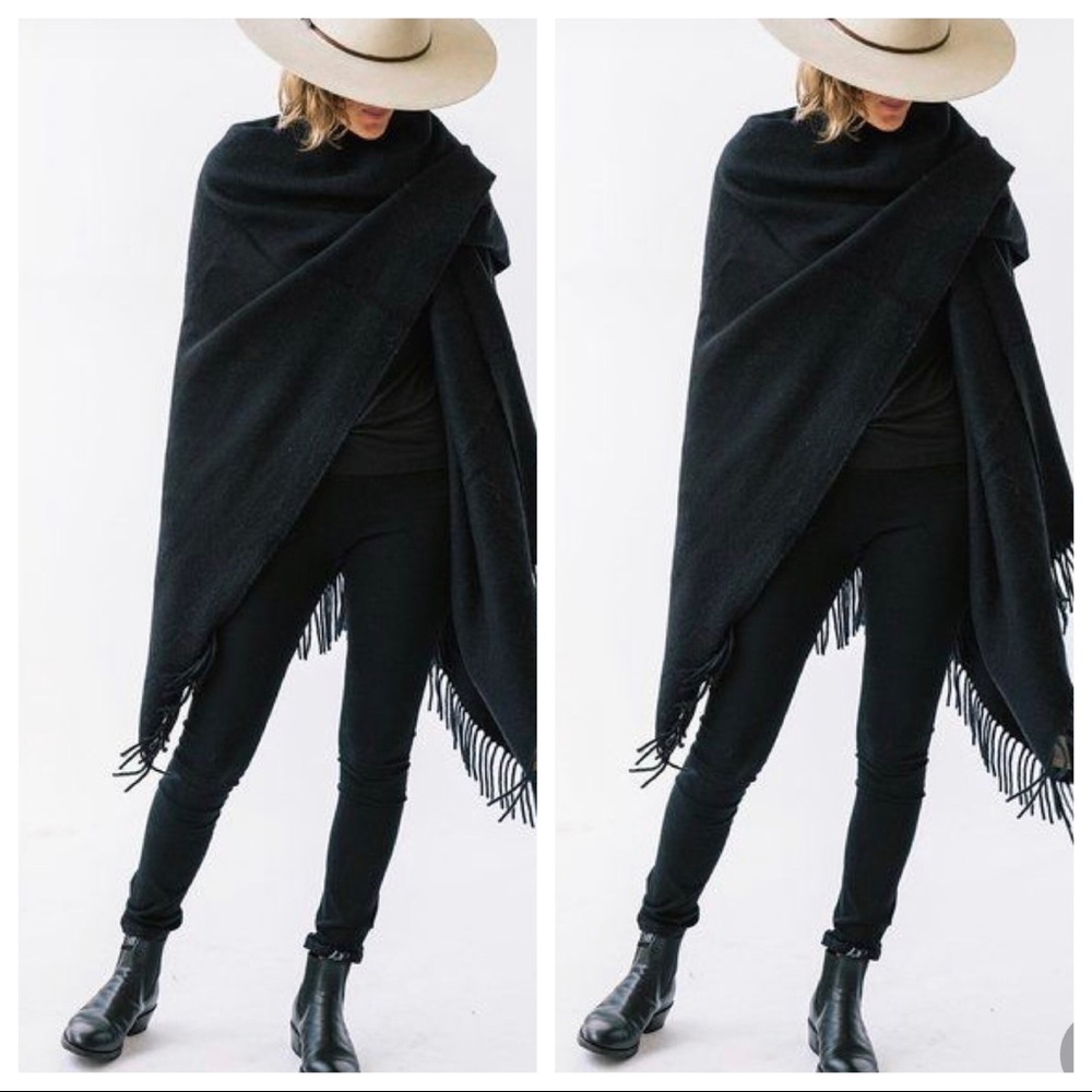 ✨RESTOCKED✨CASHMERE BLACK FRINGE SCARF/SHAWL OVERSIZED - Picture 2 of 5